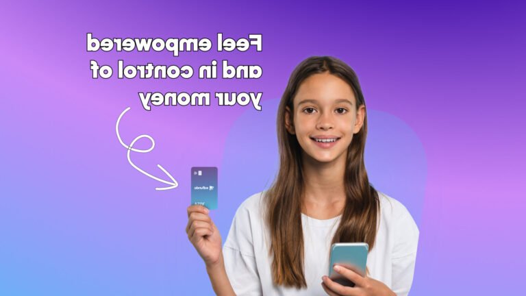adolescent utilisant un smartphone pour paiement numerique