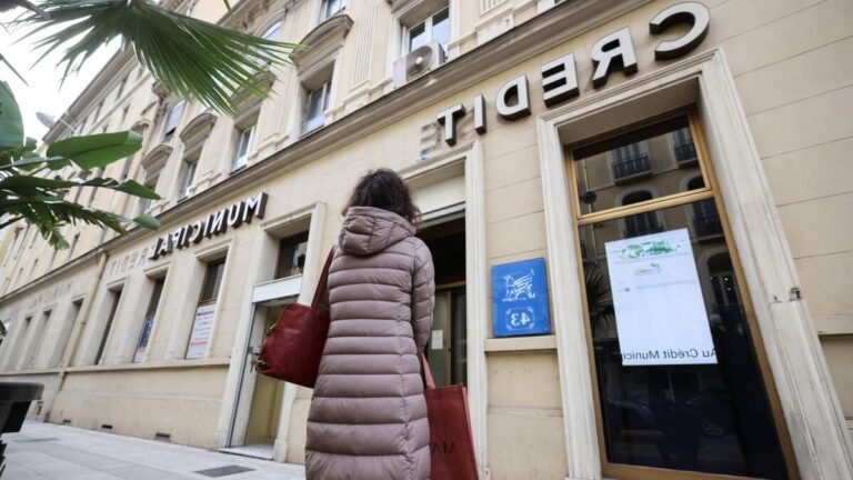 Quels services BNP Paribas propose-t-elle à La Seyne-sur-Mer 19 agence bancaire moderne la seyne sur mer facade