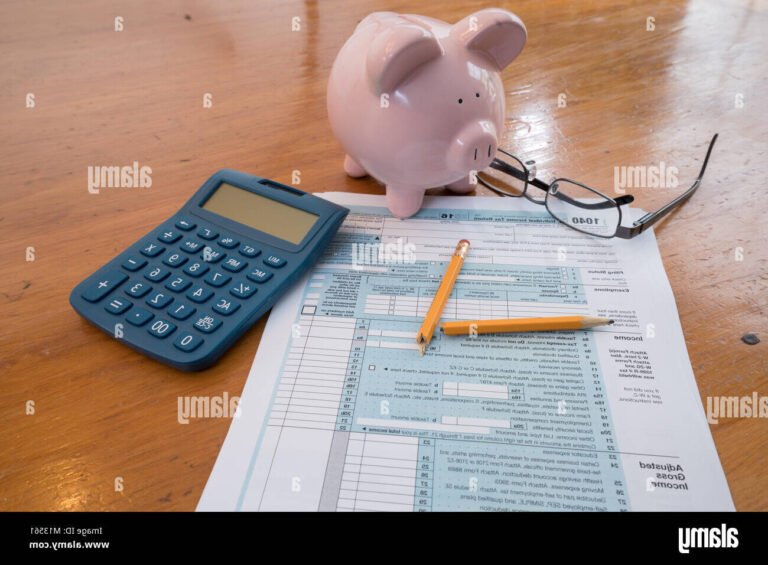 calcul dimpots avec une tirelire et documents