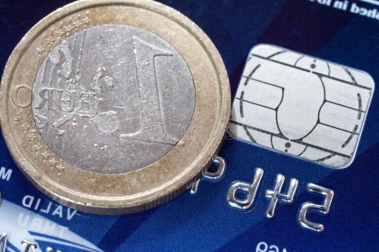 carte bancaire sur billet et pieces euros