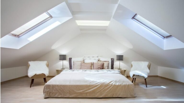 combles isoles avec lumiere naturelle eclatante