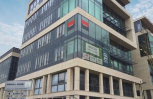 facade dagence societe generale moderne