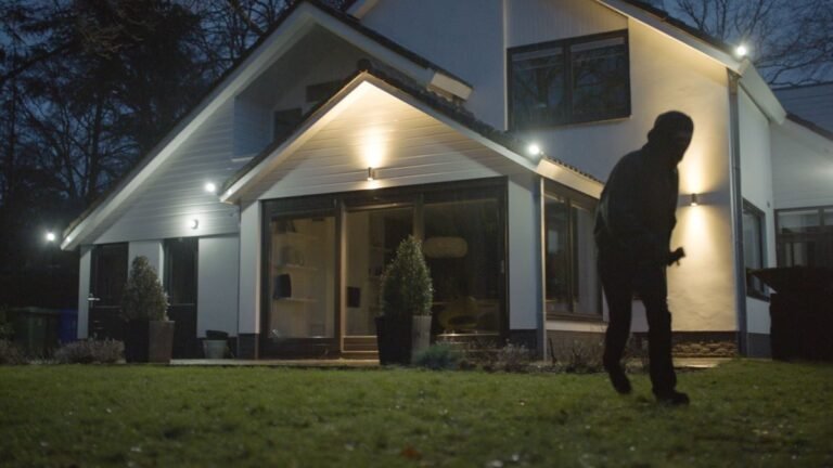 installation alarme maison moderne securisee nocturne