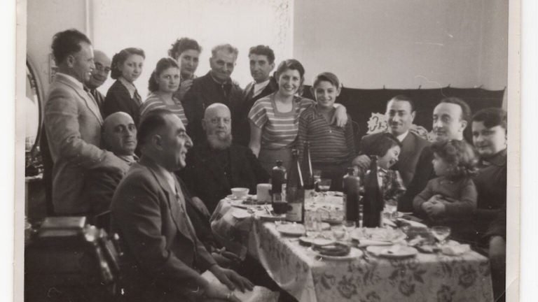 La Casden C'est Quoi Et Comment Fonctionne Cette Banque Coopérative 6 logo casden avec groupe de personnes