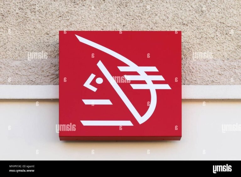 Qui va remplacer Ma French Bank dans le paysage bancaire actuel 3 logos bancaires francais modernes en mosaique