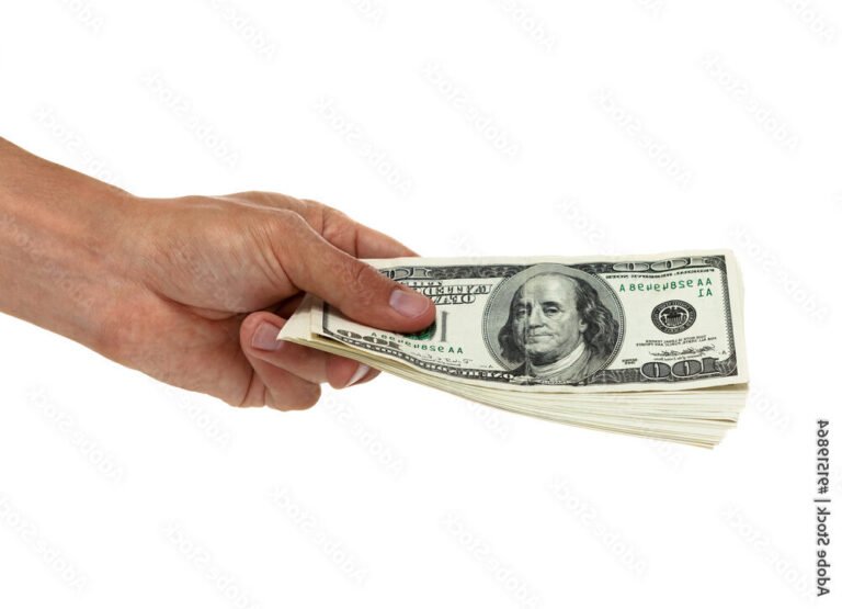 main tendant de largent liquide