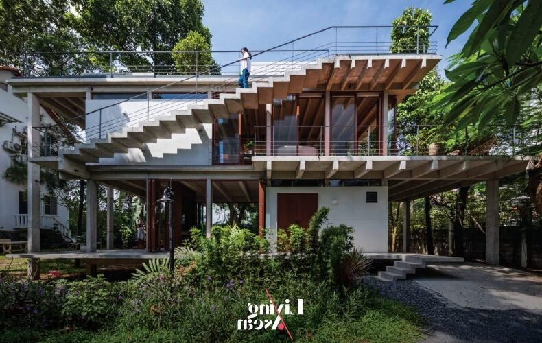Quelle Banque Offre Le Meilleur Taux Immobilier Pour Votre Prêt 1 maison moderne avec signes de pourcentage flottants