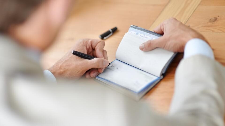 Comment déposer un chèque chez Hello Bank : quelles étapes suivre