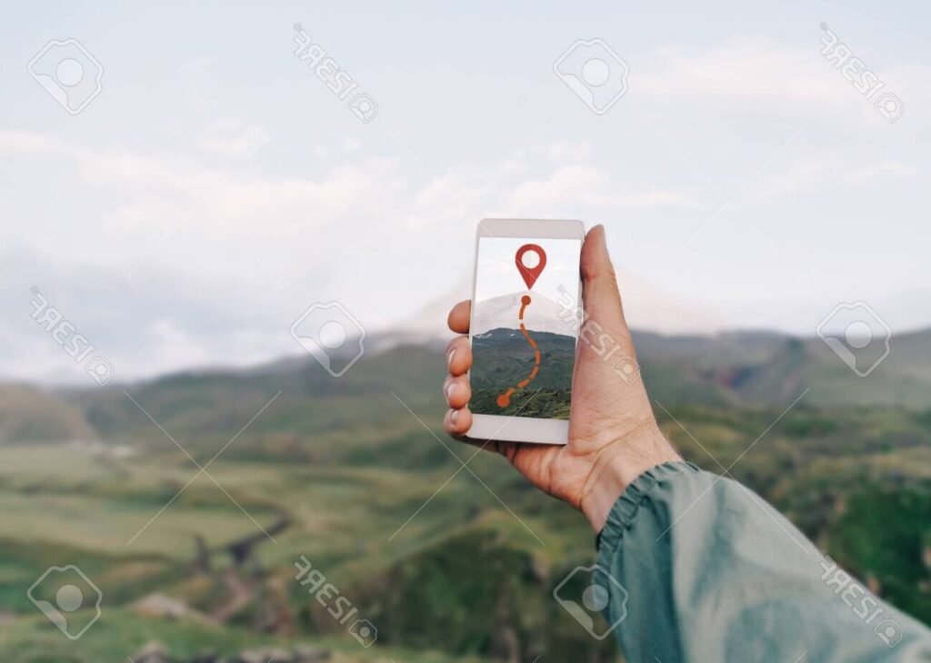 personne utilisant smartphone en liberte exterieure