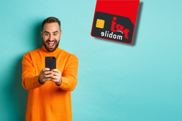 personne utilisant un smartphone avec logo nrj mobile