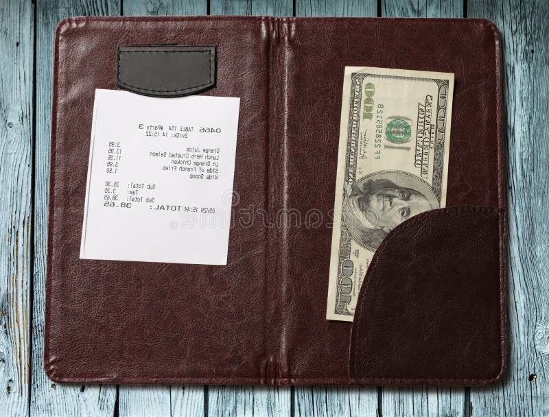 La Fin Des Tickets Restaurant Est-Elle Imminente Pour Les Salariés 2 portefeuille ouvert avec tickets restaurant colores