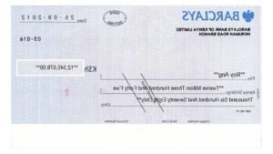 remise de cheque a un guichet bancaire moderne