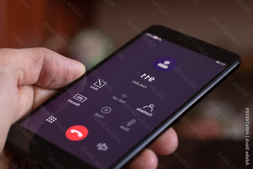 Comment Contacter Le Service Des Fraudes Du Crédit Agricole 1 telephone avec ecran affichant appel durgence