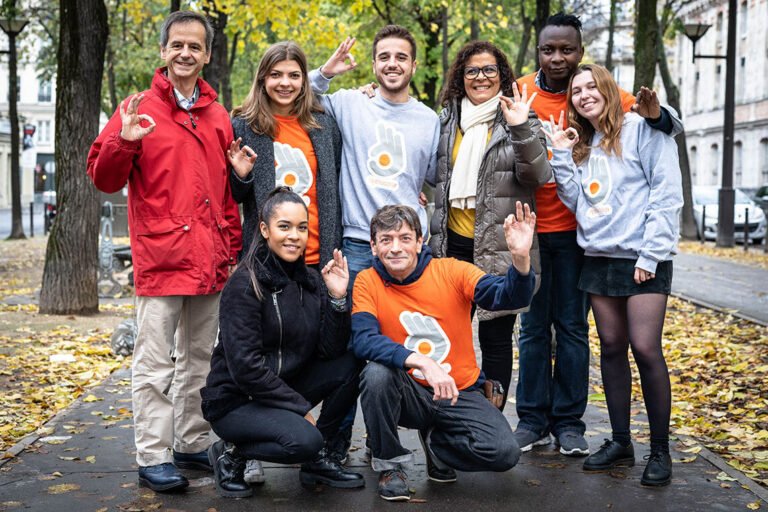 telephone durgence devant agence bancaire credit agricole